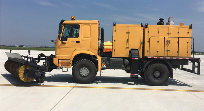 扫雪车 扫雪车
